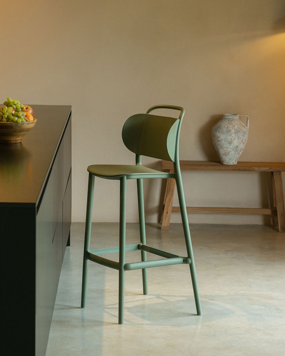 Hoher Polypropylenhocker (77 cm) Kole, Galeriebild 2