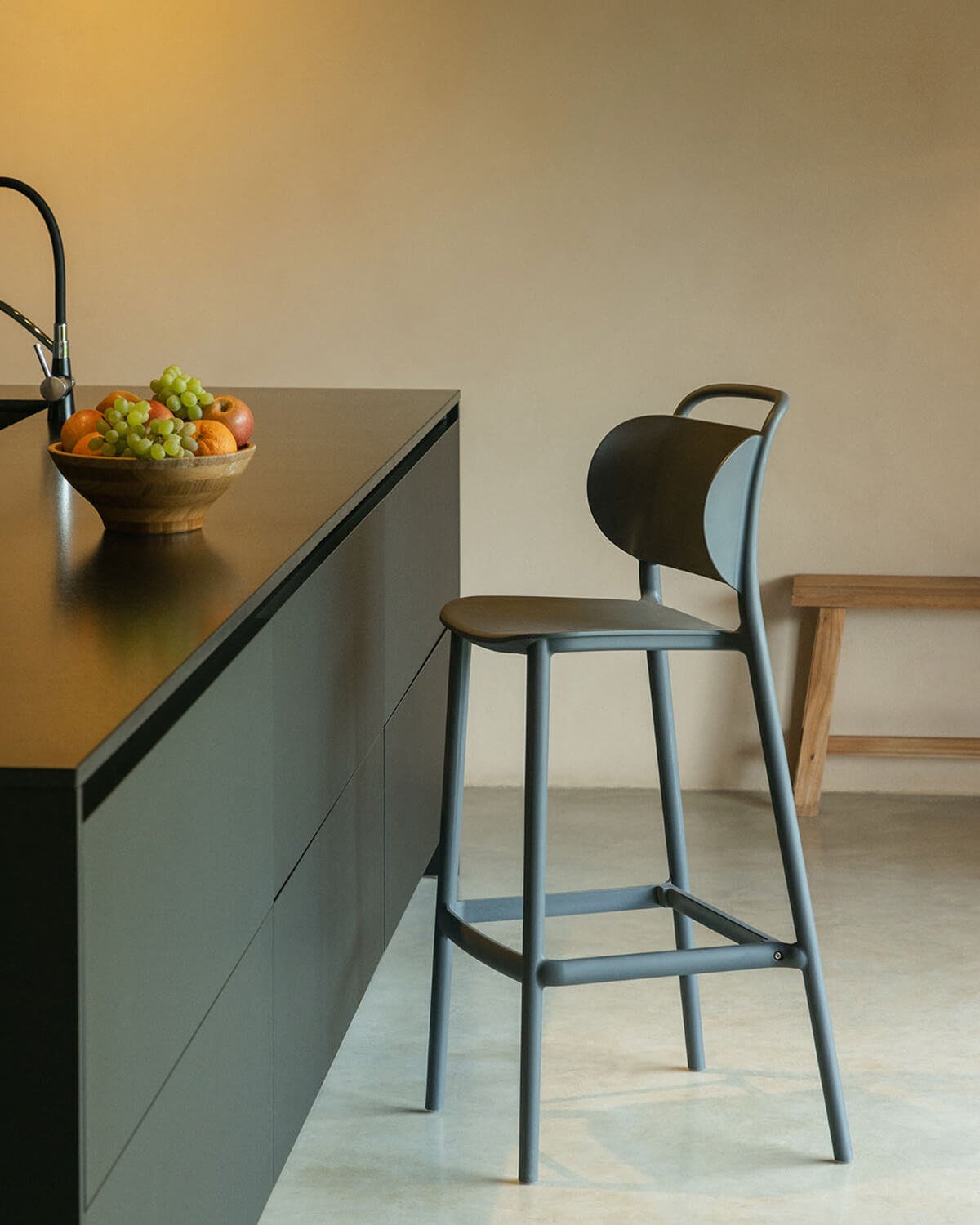 4er-Pack hohe Hocker Kole aus Polypropylen (77 cm), Galeriebild 2