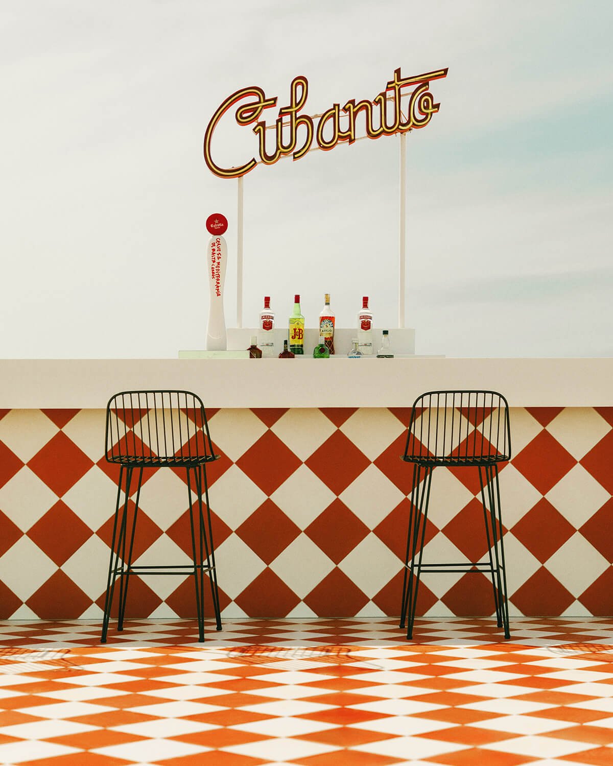 Pack 4 hohe Metallhocker (67 cm) Born , Galeriebild 2