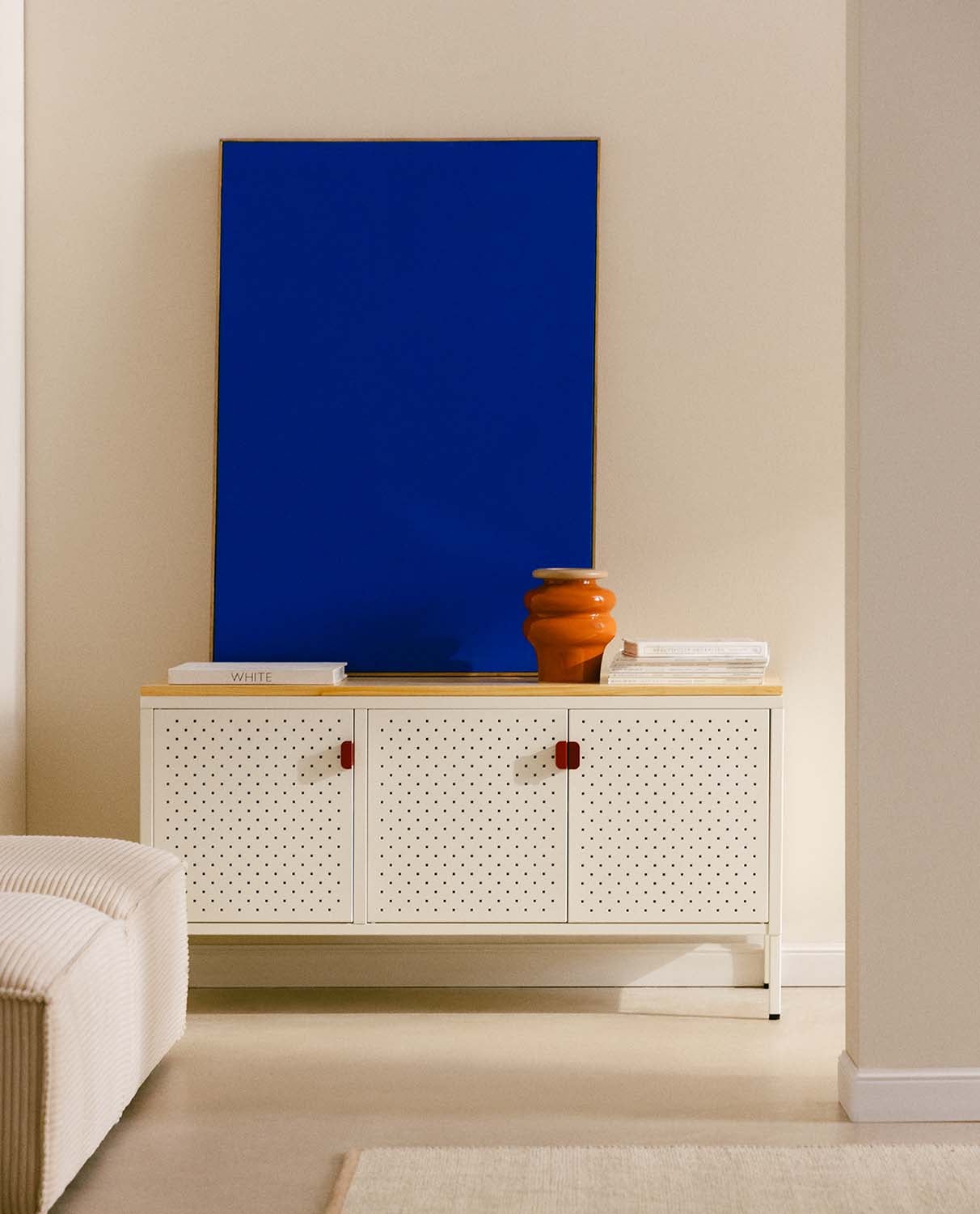 Niedriges Sideboard mit 3 Türen 115x40 cm aus Laminiertem Stahl und Kiefernholz Varys, Galeriebild 2