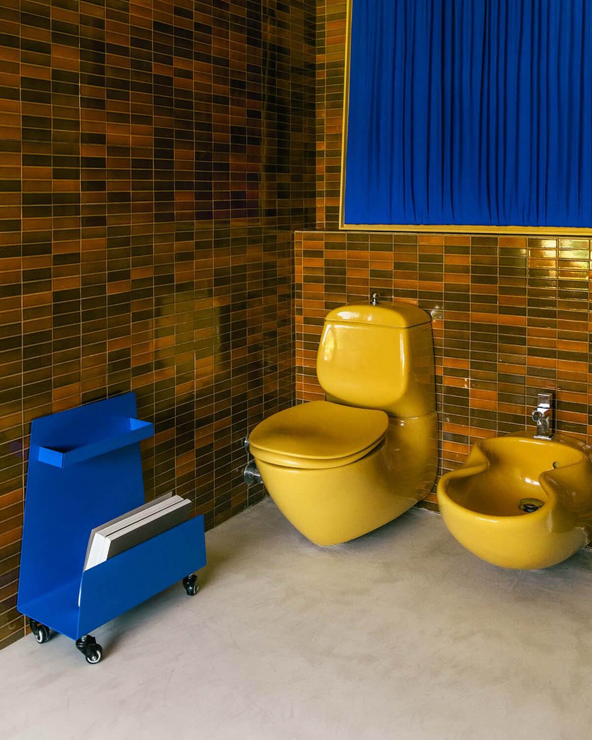 Izan-Hilfswagen mit Metallregal, Galeriebild 2