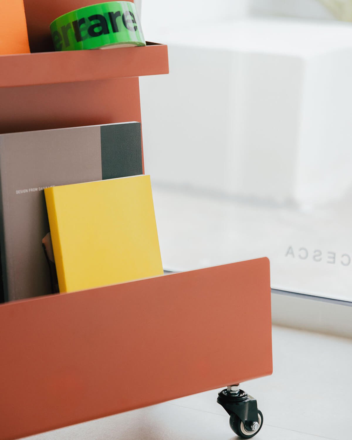 Izan-Hilfswagen mit Metallregal, Galeriebild 3