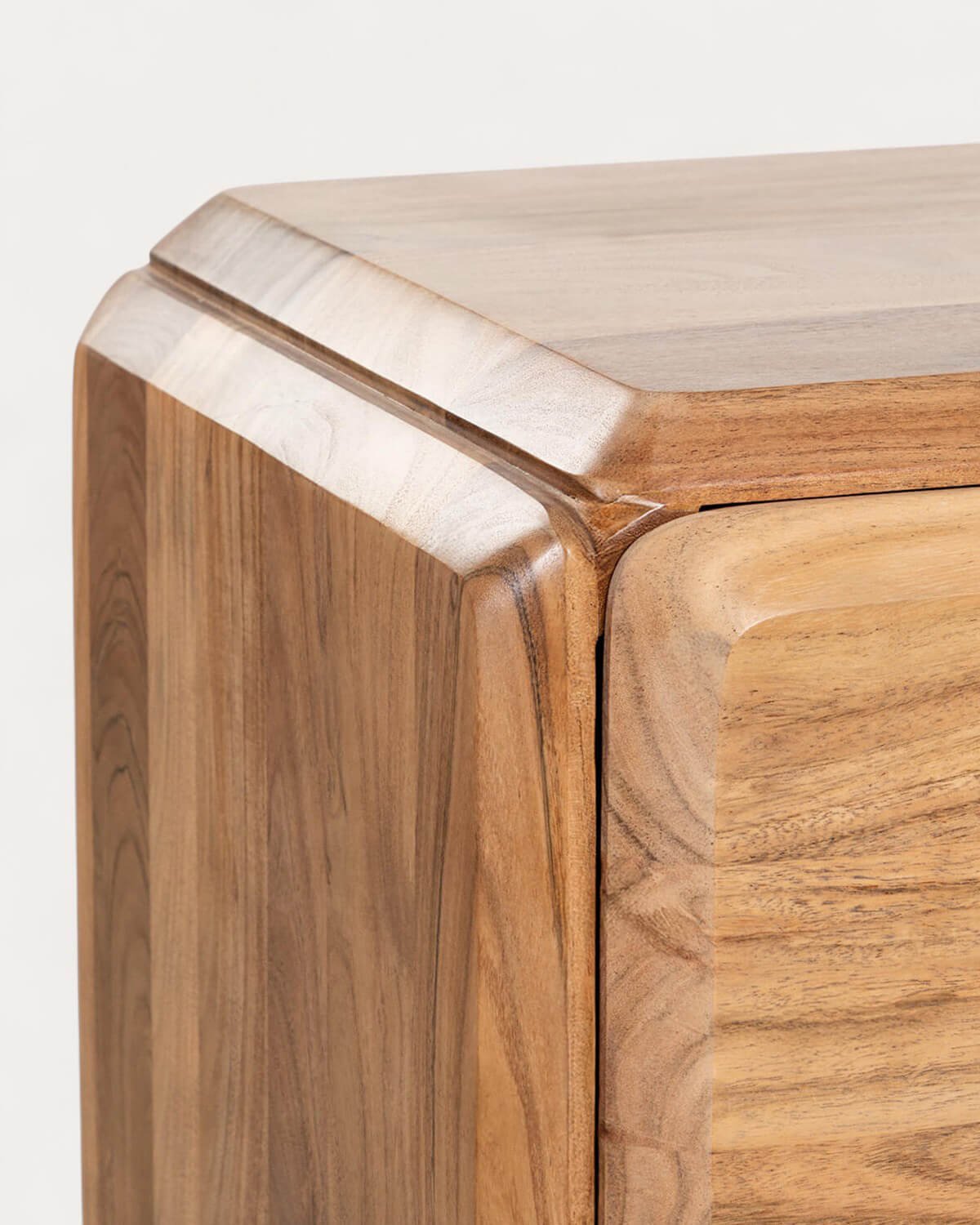 Niedriges Sideboard mit 3 Türen aus Lucil-Akazienholz, Galeriebild 6