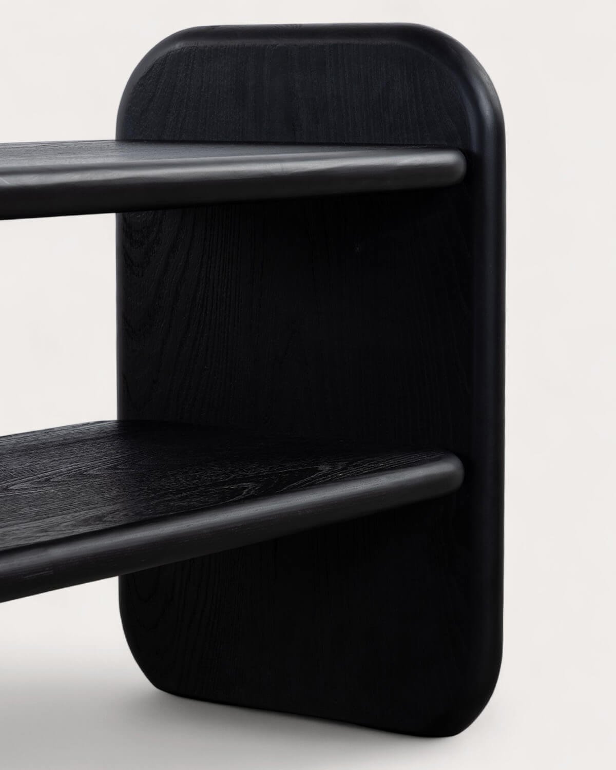 TV-Schrank aus Kiefernholz und Ulmenholz Kuroen, Galeriebild 6