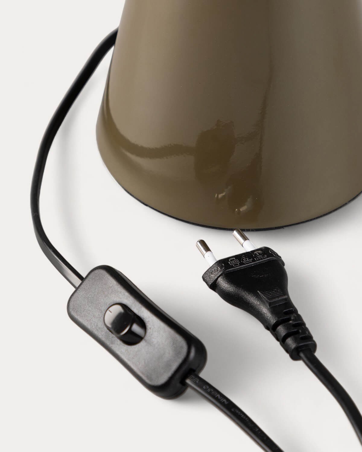 Valiria Tischlampe aus Metall, Galeriebild 11