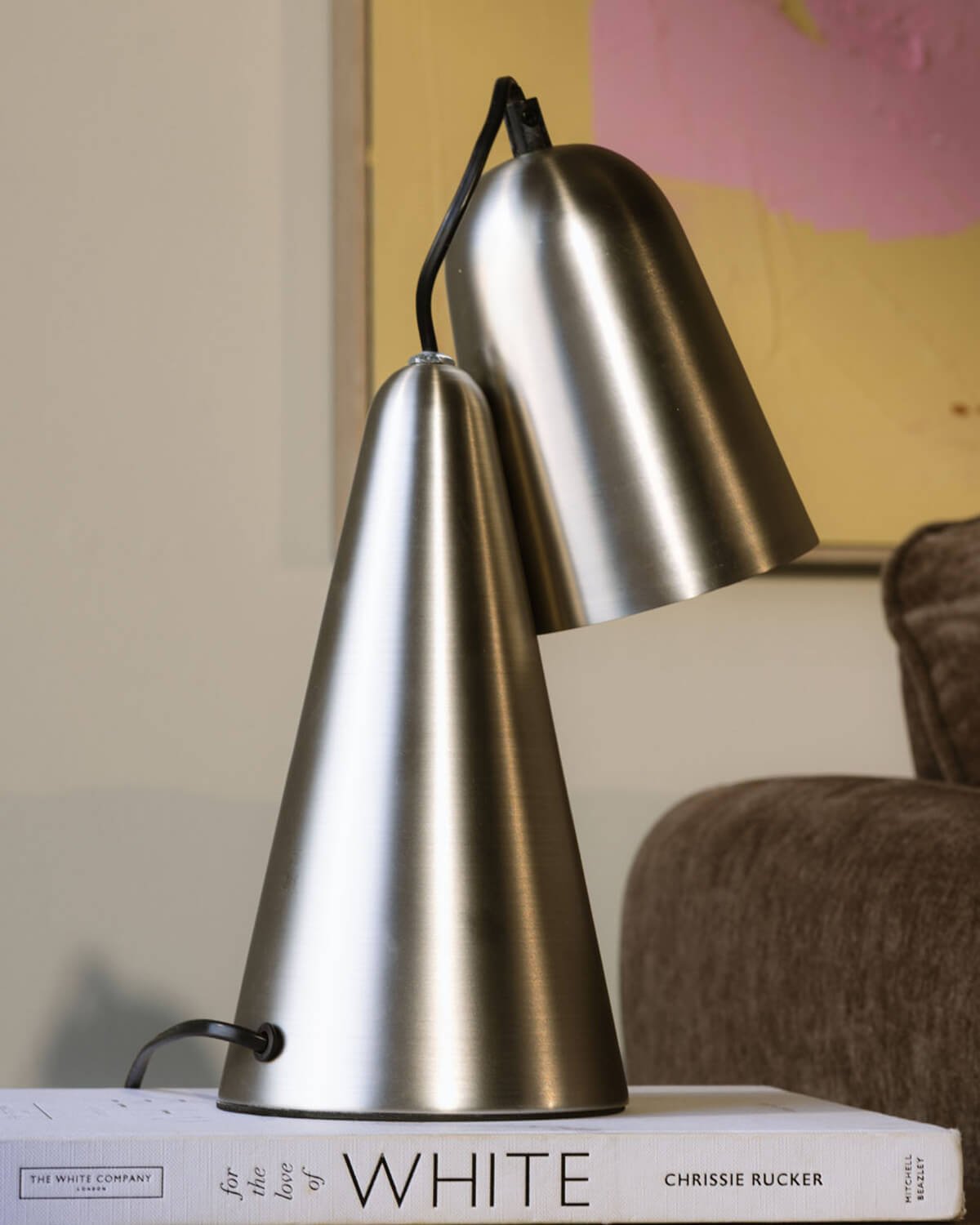 Valiria Tischlampe aus Metall, Galeriebild 3