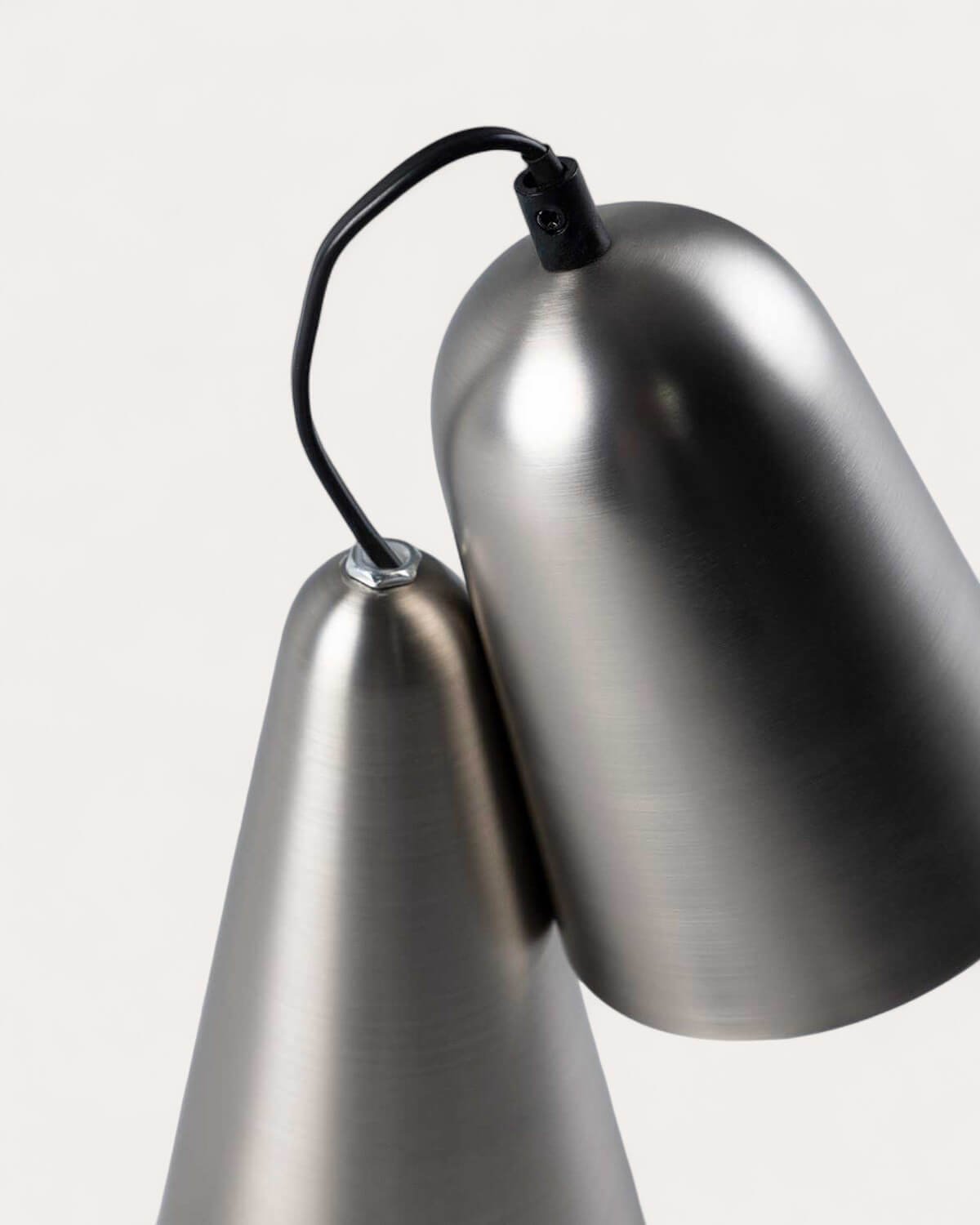 Valiria Tischlampe aus Metall, Galeriebild 7