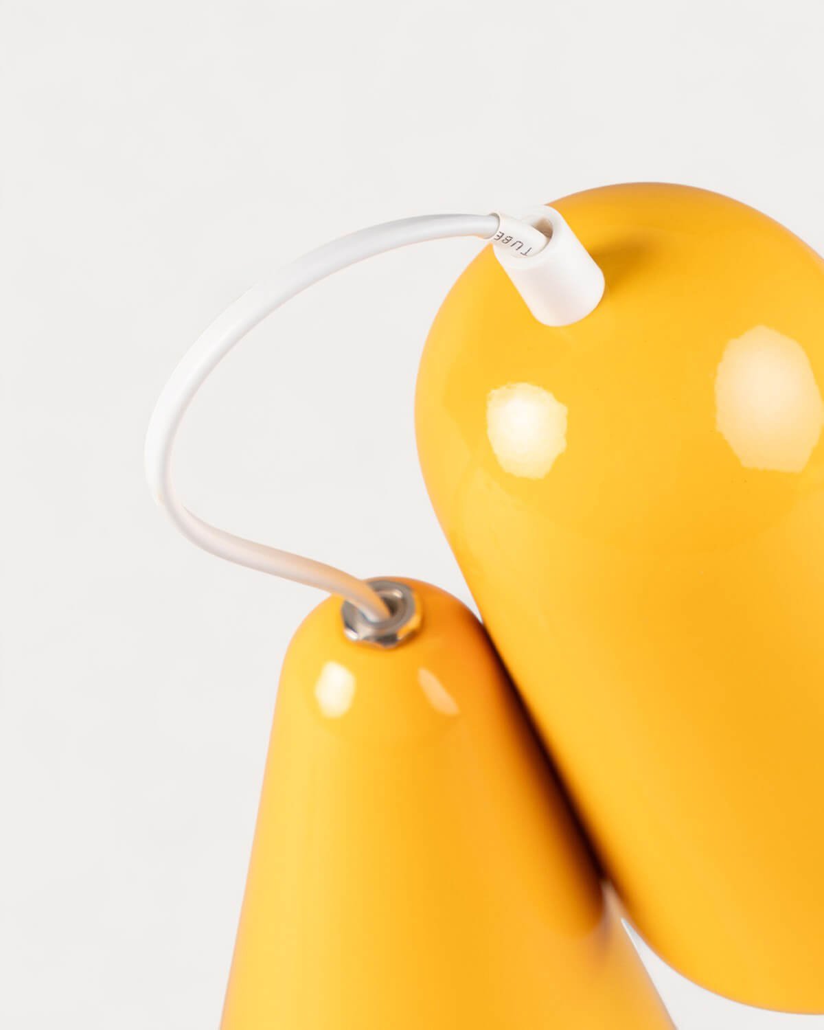 Valiria Tischlampe aus Metall, Galeriebild 8