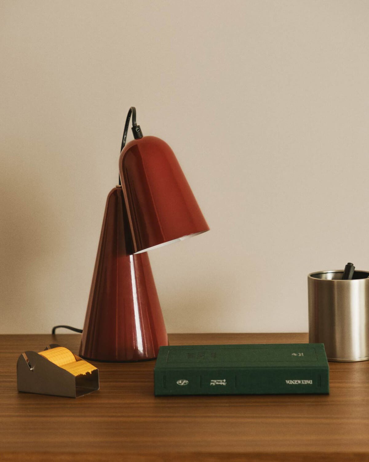 Valiria Tischlampe aus Metall, Galeriebild 2