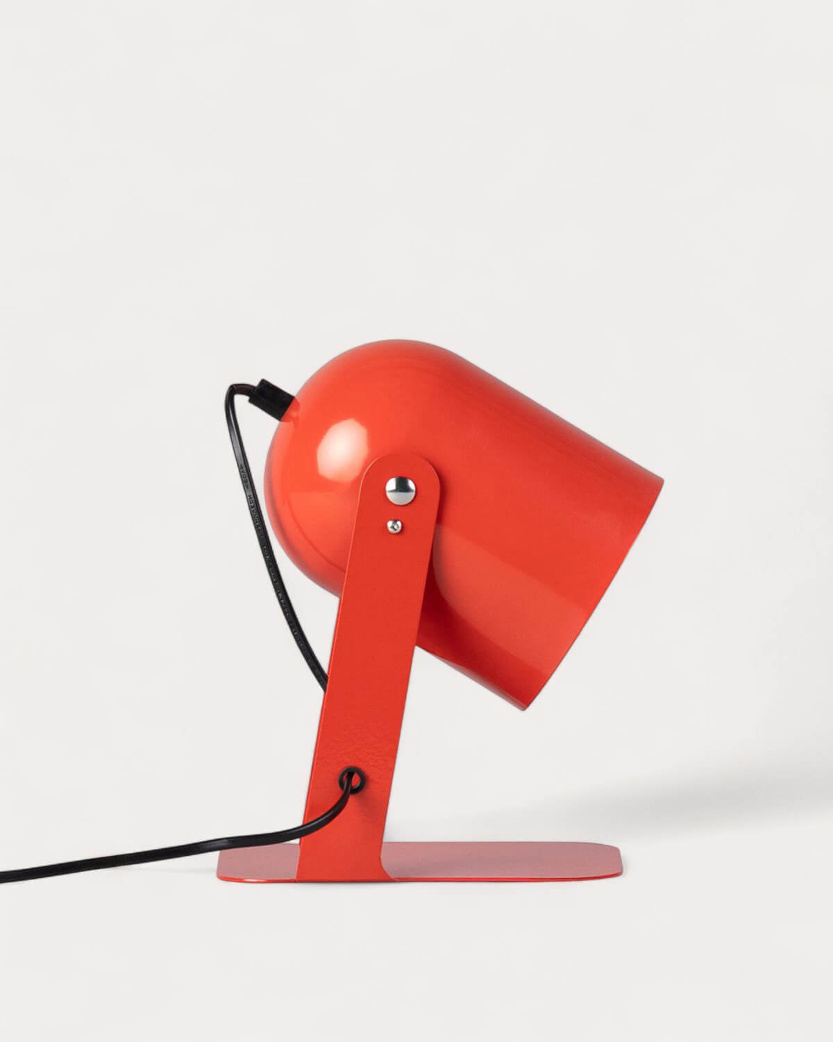 Marís Tischlampe aus Metall, Galeriebild 5