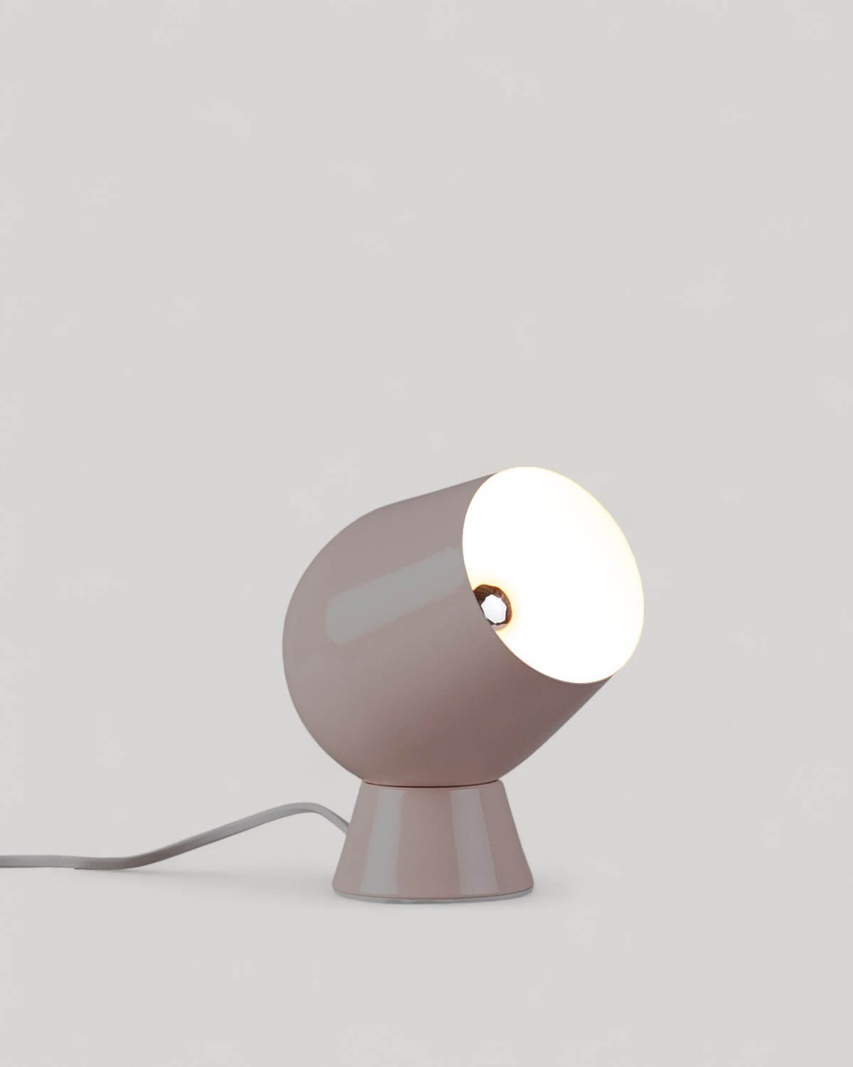 Aline Tischlampe aus Metall, Galeriebild 2