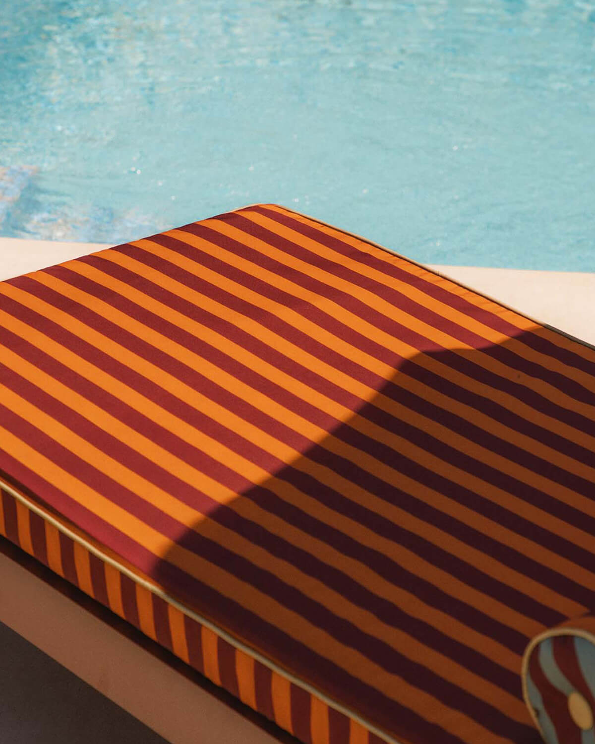 Neue Verstellbare Sonnenliege aus Aluminium Kreta mit Gestreiftem Kissen, Galeriebild 3