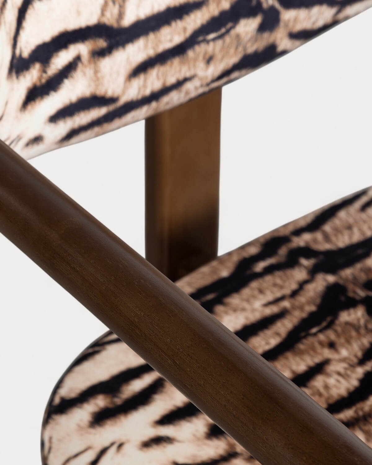 Vitier Esszimmerstuhl aus Holz und Stoff, Galeriebild 3