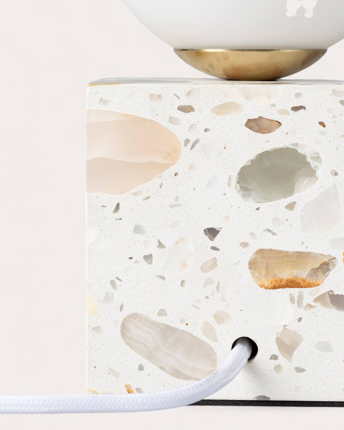 Lunas Terrazzo-Tischlampe, Galeriebild 7