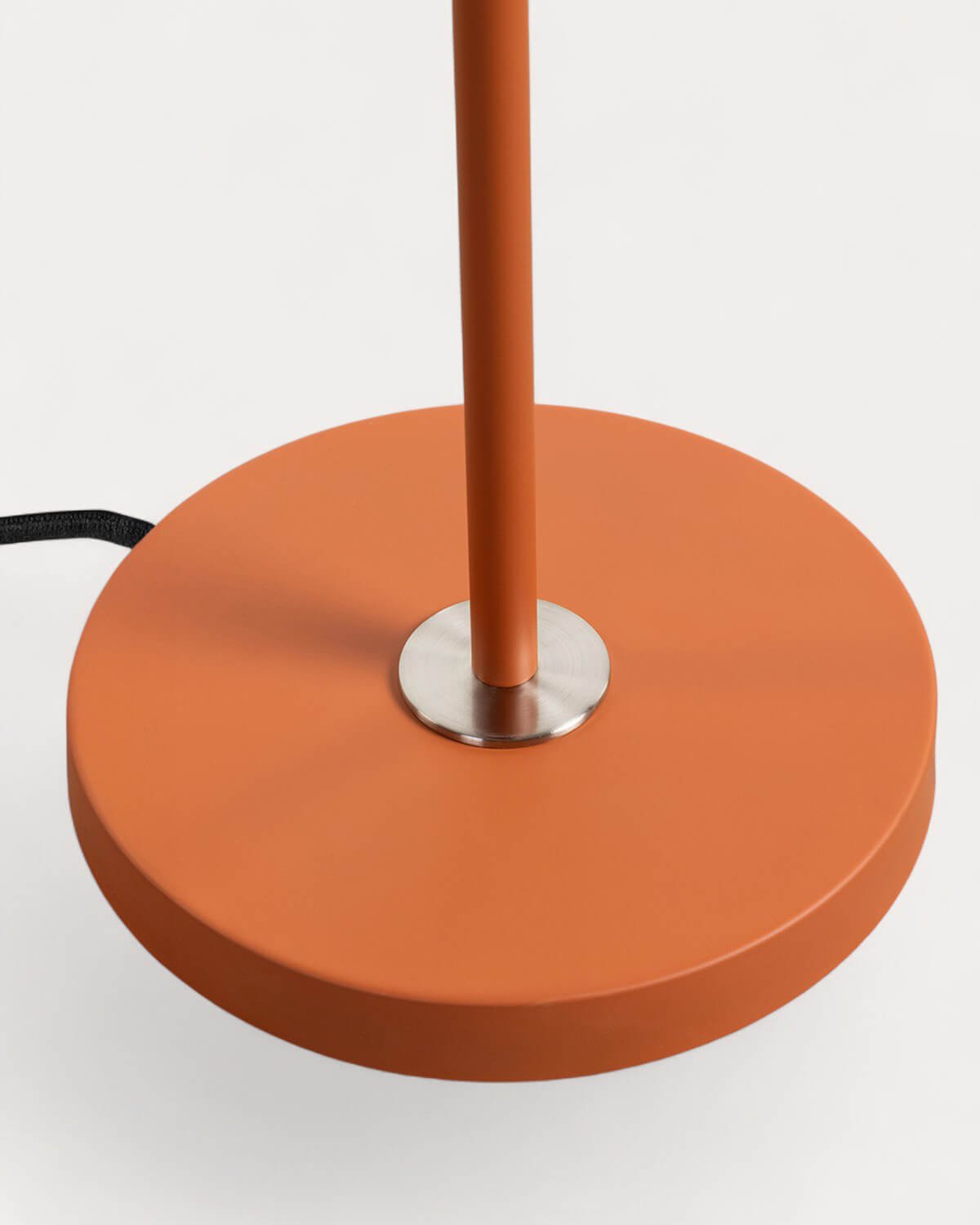 Amun Stehlampe aus Metall, Galeriebild 8