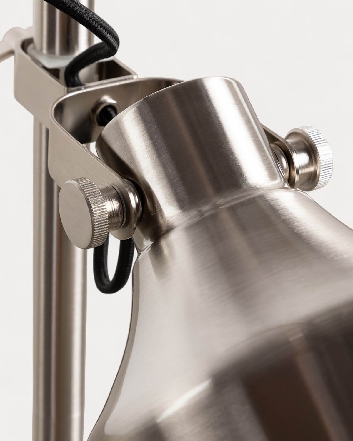 Eneas Stehlampe aus Metall, Galeriebild 7