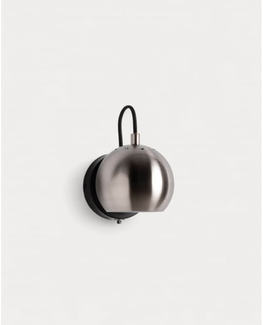 Medea Wandleuchte aus Metall