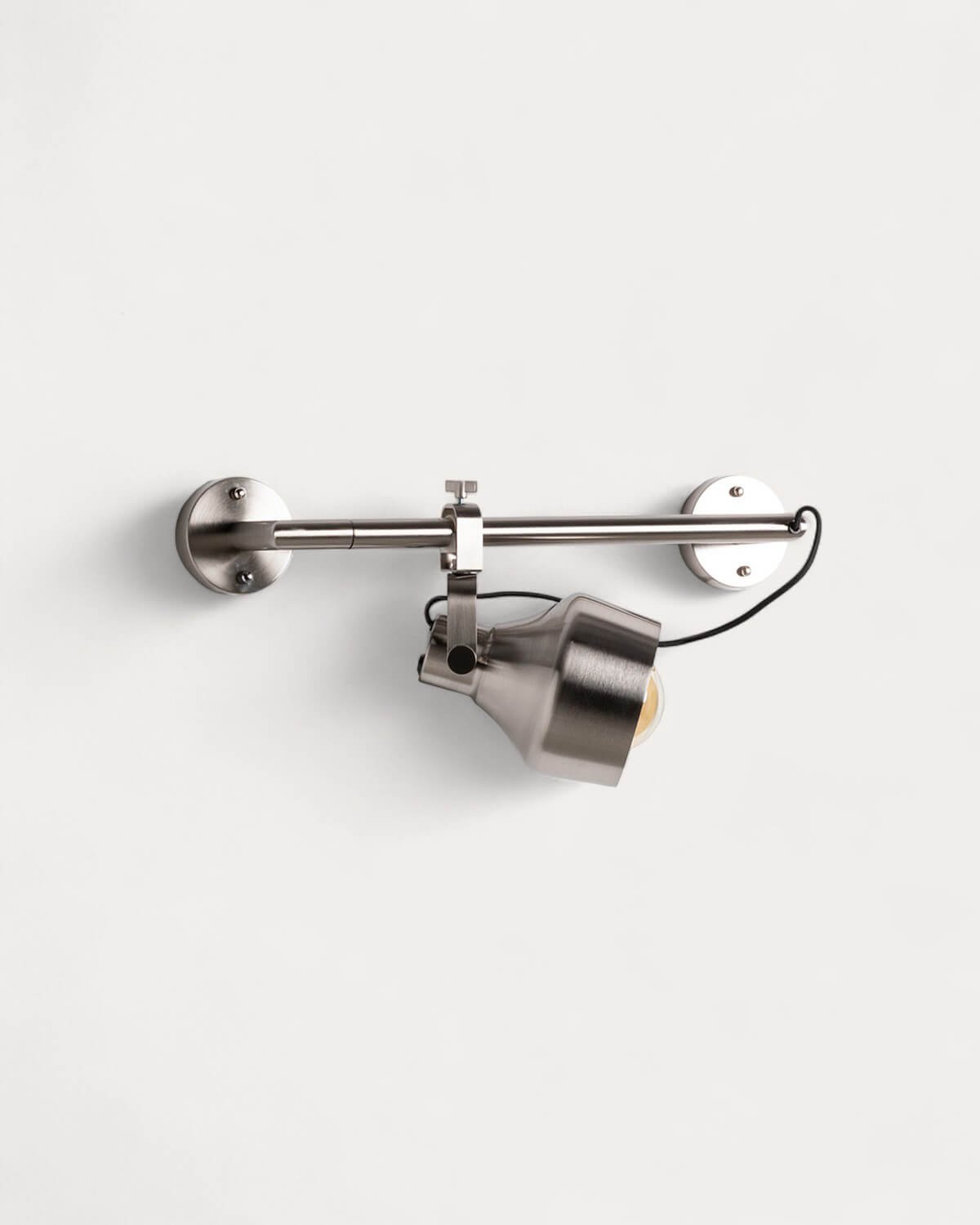 Eneas Metall-Wandleuchte, Galeriebild 1