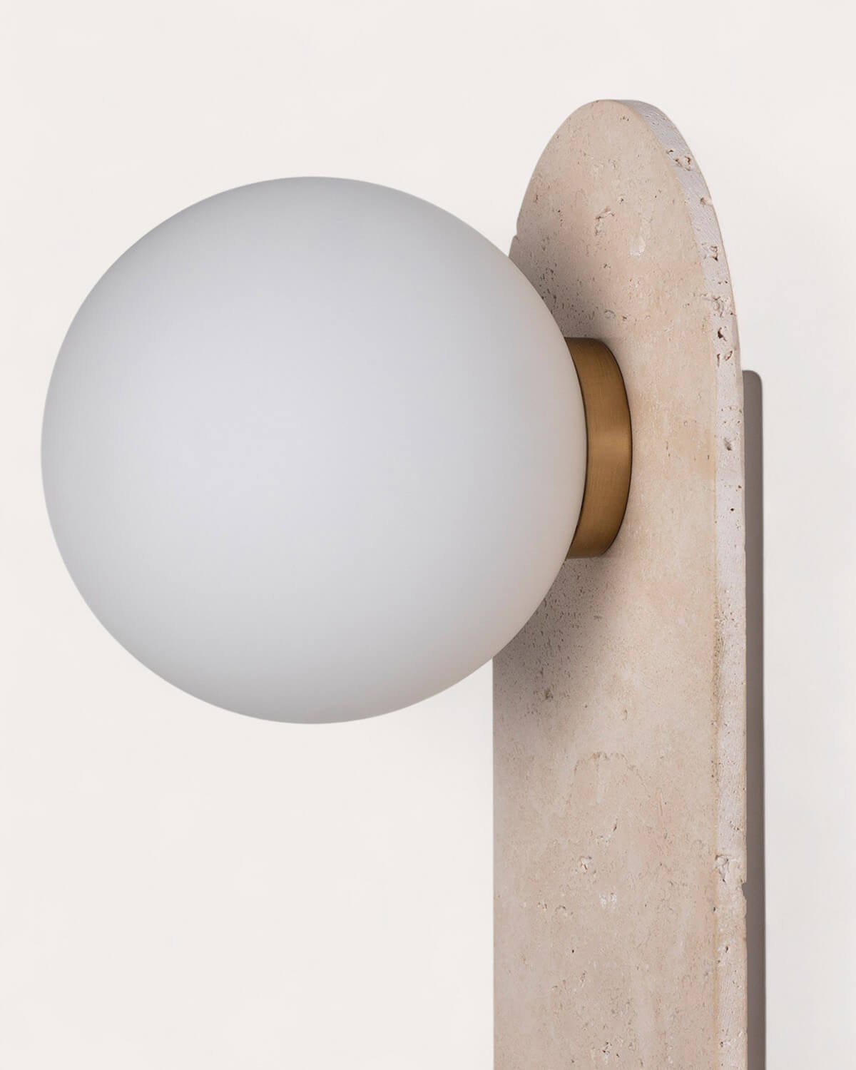 Orbes Travertin-Marmor-Wandleuchte, Galeriebild 5