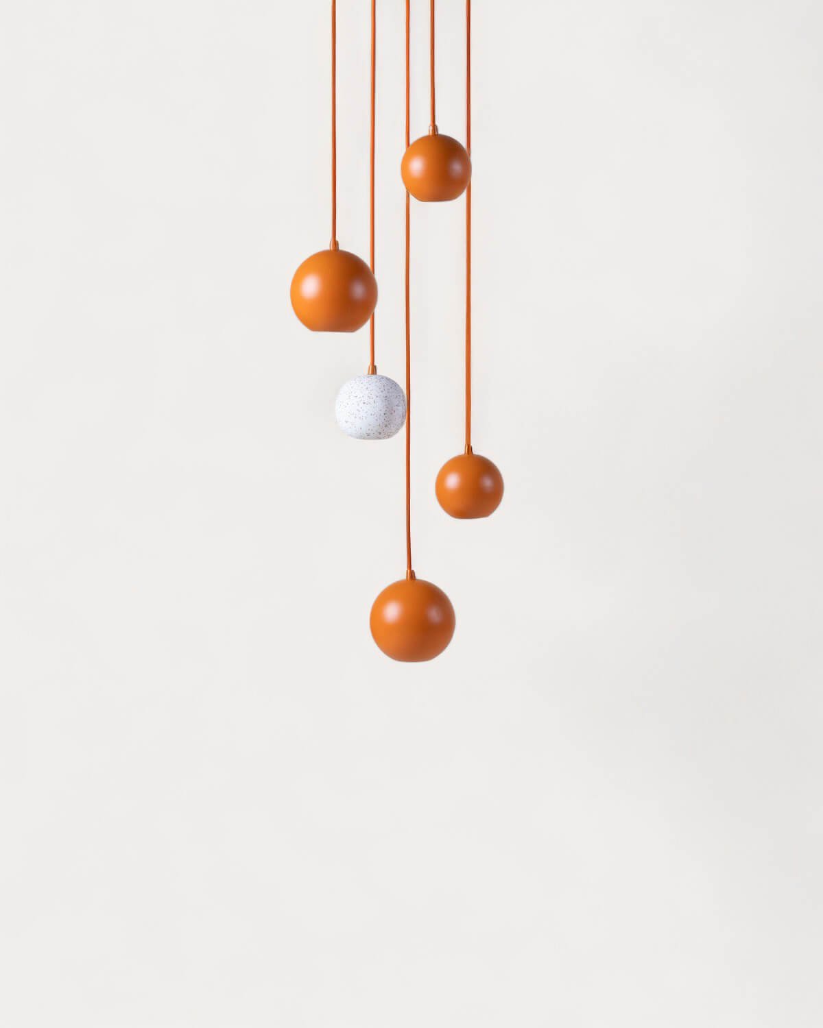 Deckenlampe aus Metall und Terrazzo Deivis, Galeriebild 1