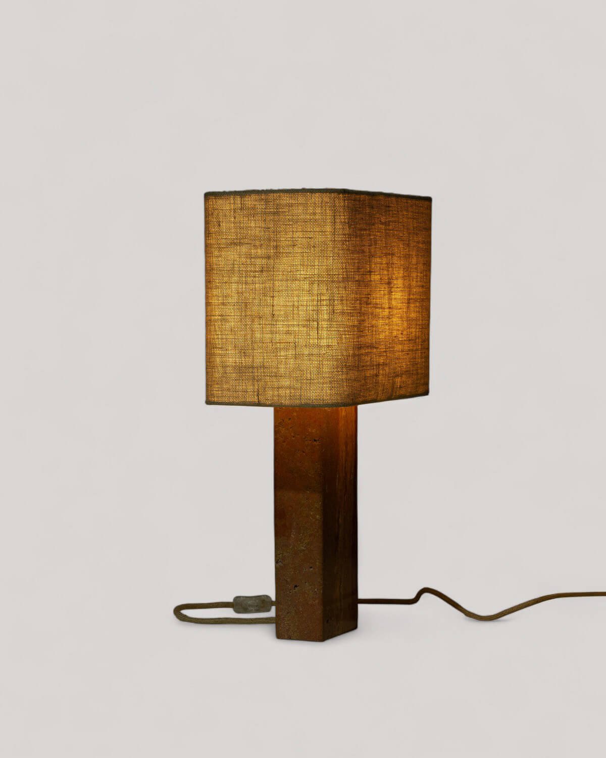 Tischlampe aus Travertinmarmor und Leinen Filipa, Galeriebild 2