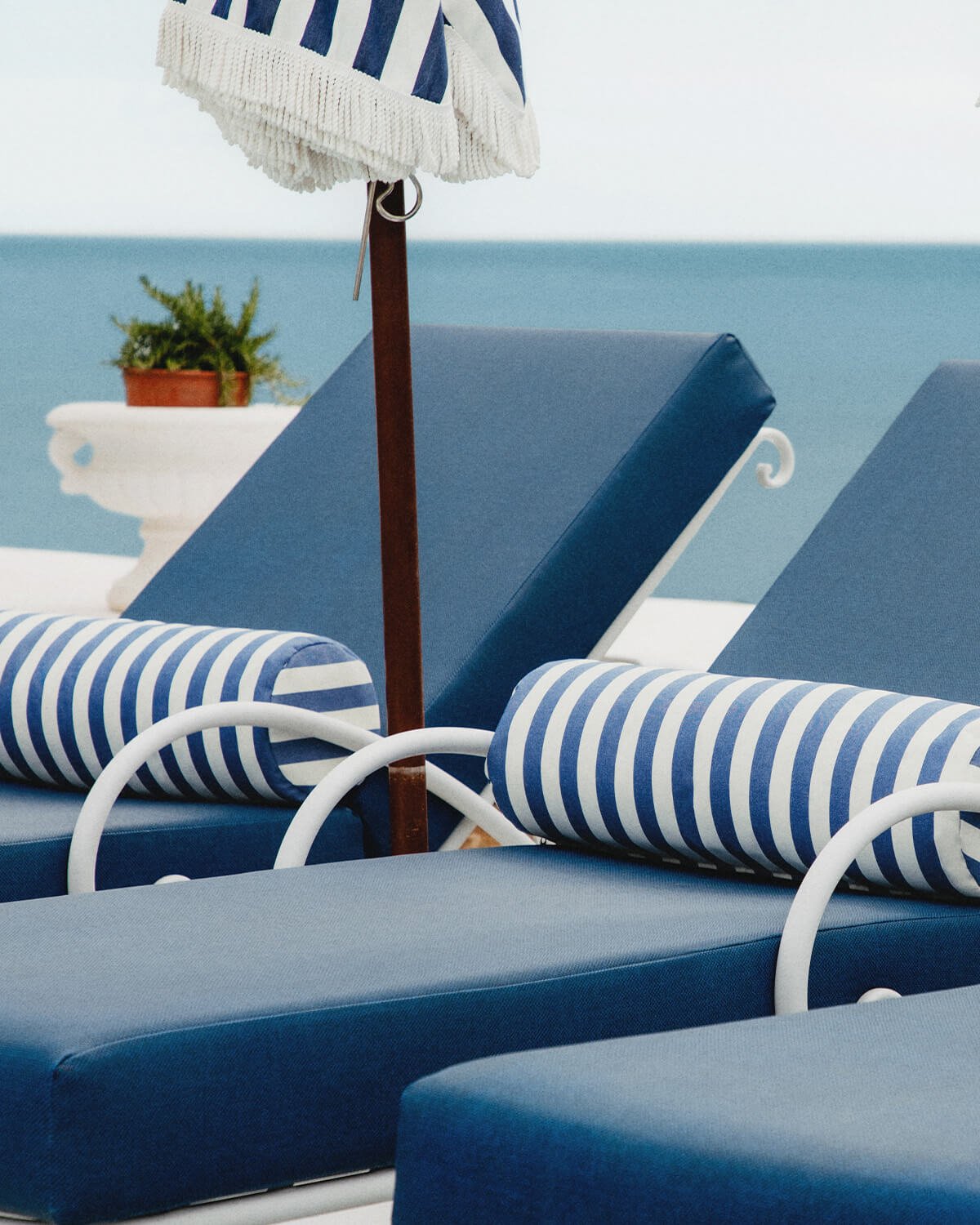 Zylindrisches Outdoor-Kissen aus Stoff (60xØ15 cm) Carpa, Galeriebild 2