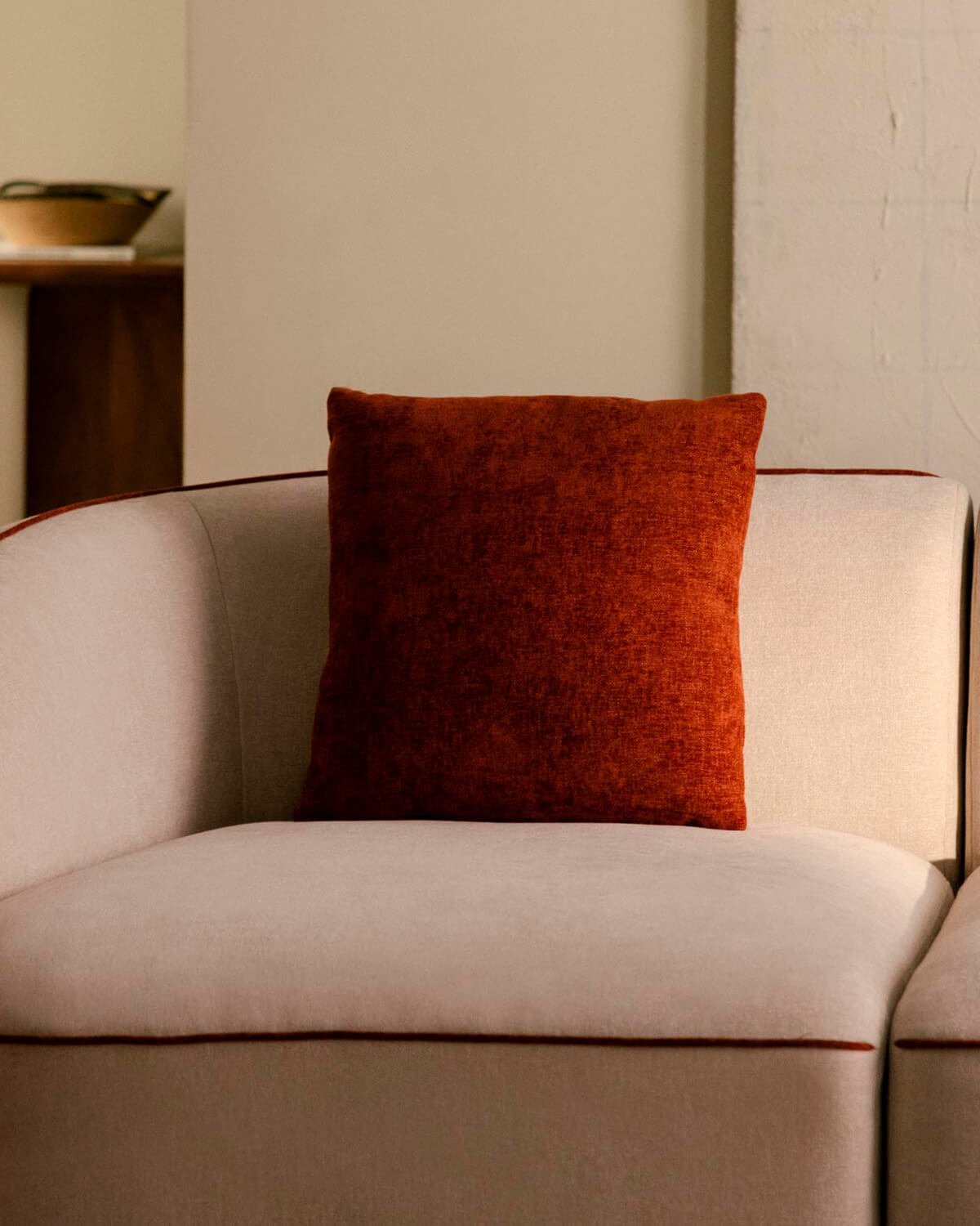 Quadratisches Stoffkissen (43x43 cm) Ilham Vollfarbe, Galeriebild 2