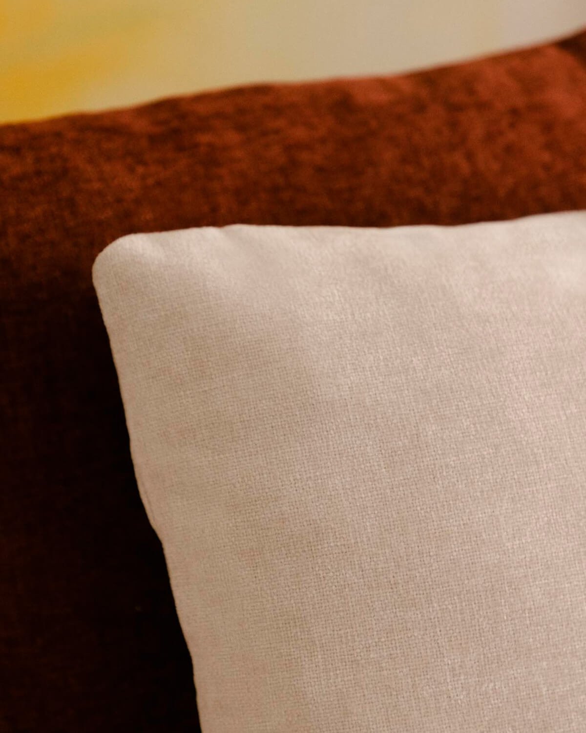 Quadratisches Stoffkissen (43x43 cm) Ilham Vollfarbe, Galeriebild 3