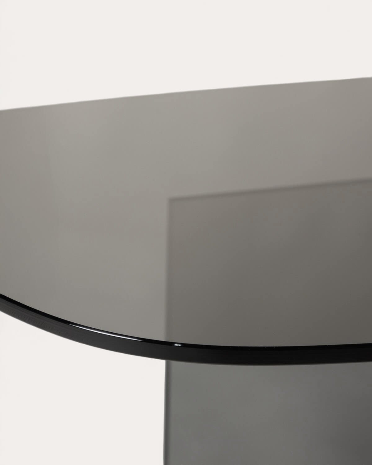 Ovaler Couchtisch aus gehärtetem Glas (90x60 cm) Urel, Galeriebild 3