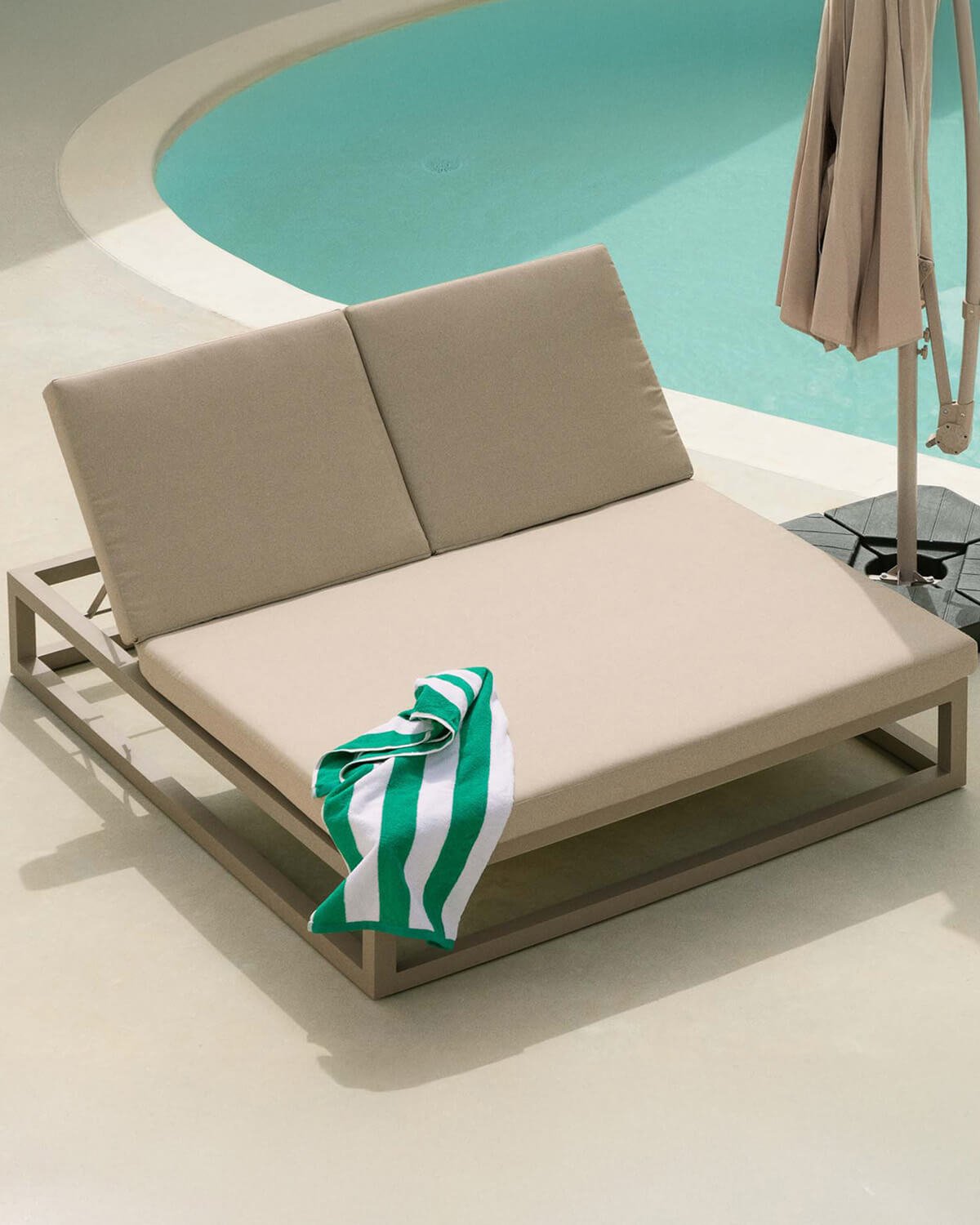 Verstellbare Doppel-Sonnenliege aus Aluminium und Kissen aus Stoff Kewin, Galeriebild 2