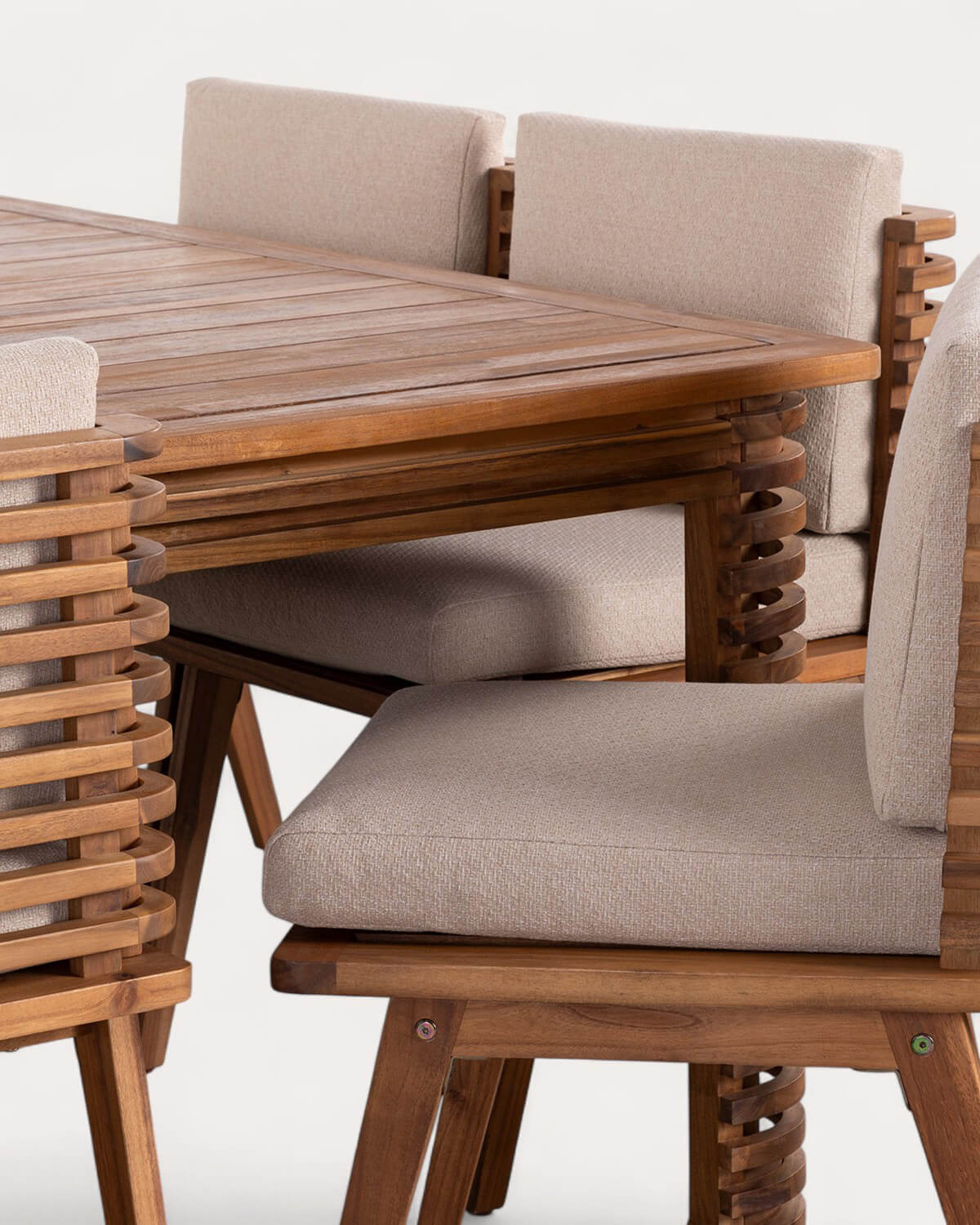 Set aus quadratischem Tisch (160x160 cm) und 8 Stühlen aus Akazienholz und Outdoor-Stoff Hazan, Galeriebild 6