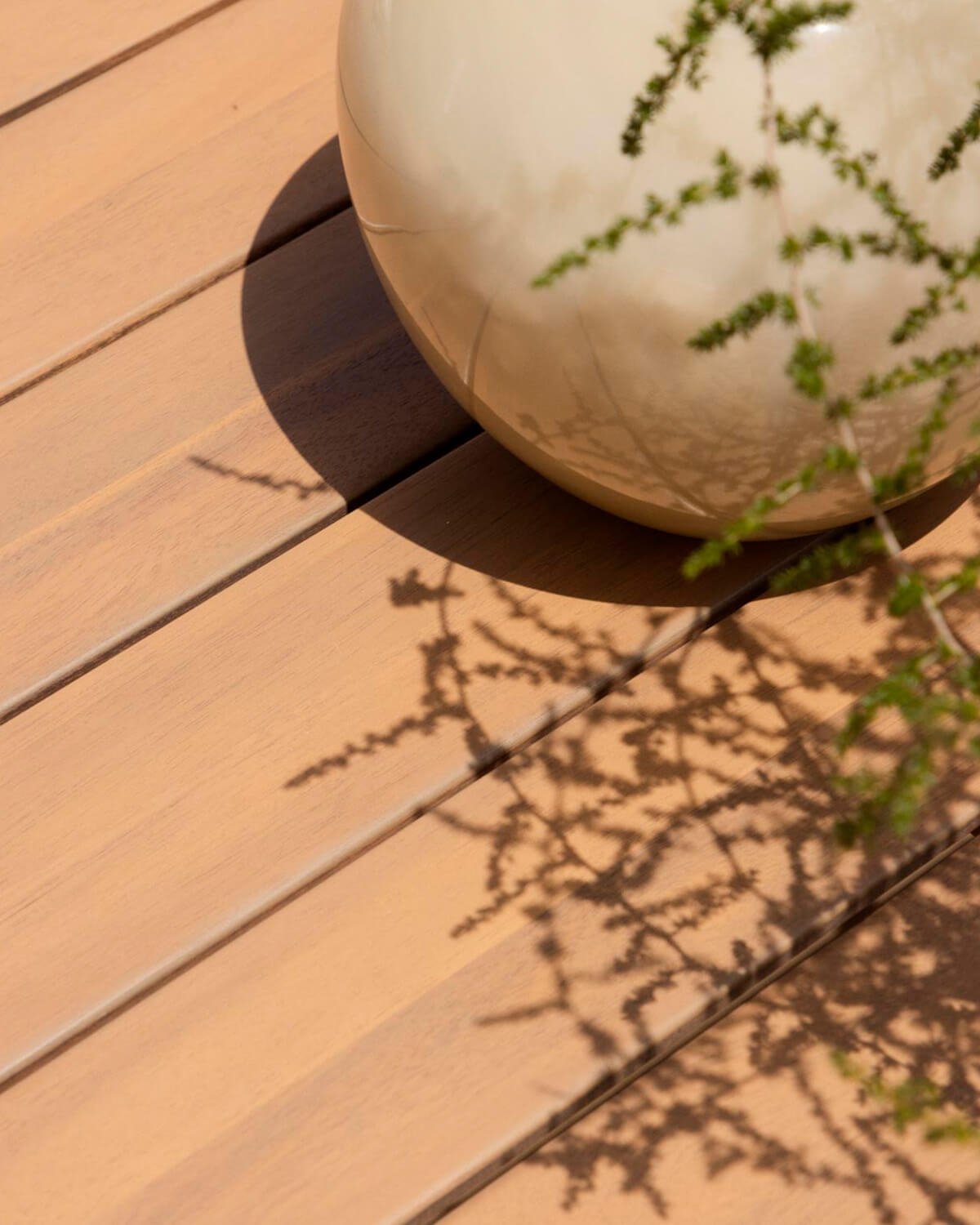 Marla Rechteckiges Tischset (180x100 cm) und 6 Mirla Outdoor-Stühle aus Akazienholz, Galeriebild 3