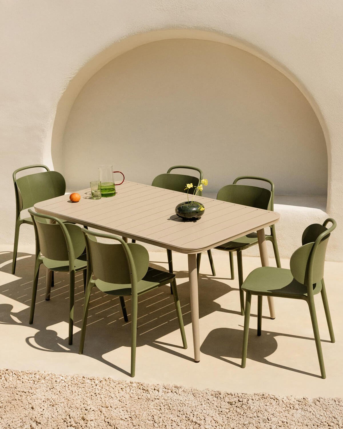 Rechteckiges Tischset Cancun aus Aluminium (160x90 cm) und 6 Kole-Outdoor-Stühle aus Polypropylen, Galeriebild 2