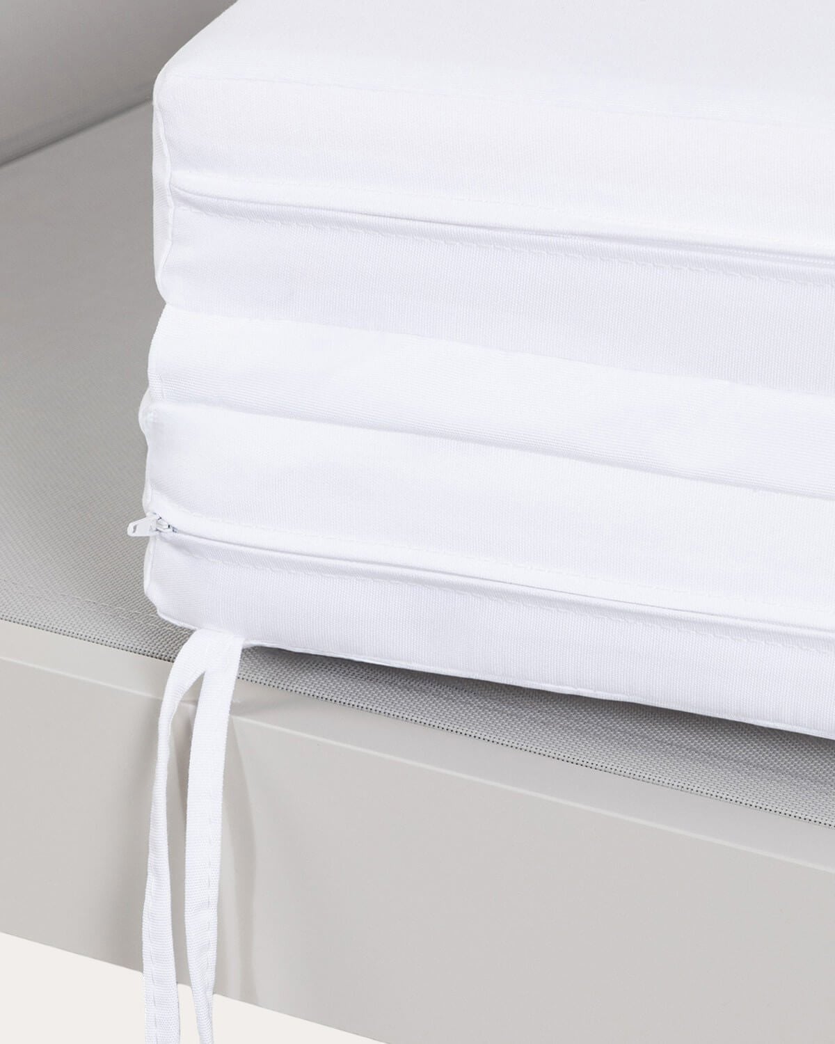 New Kreta Aluminium Liege mit Stoffkissen, Galeriebild 5