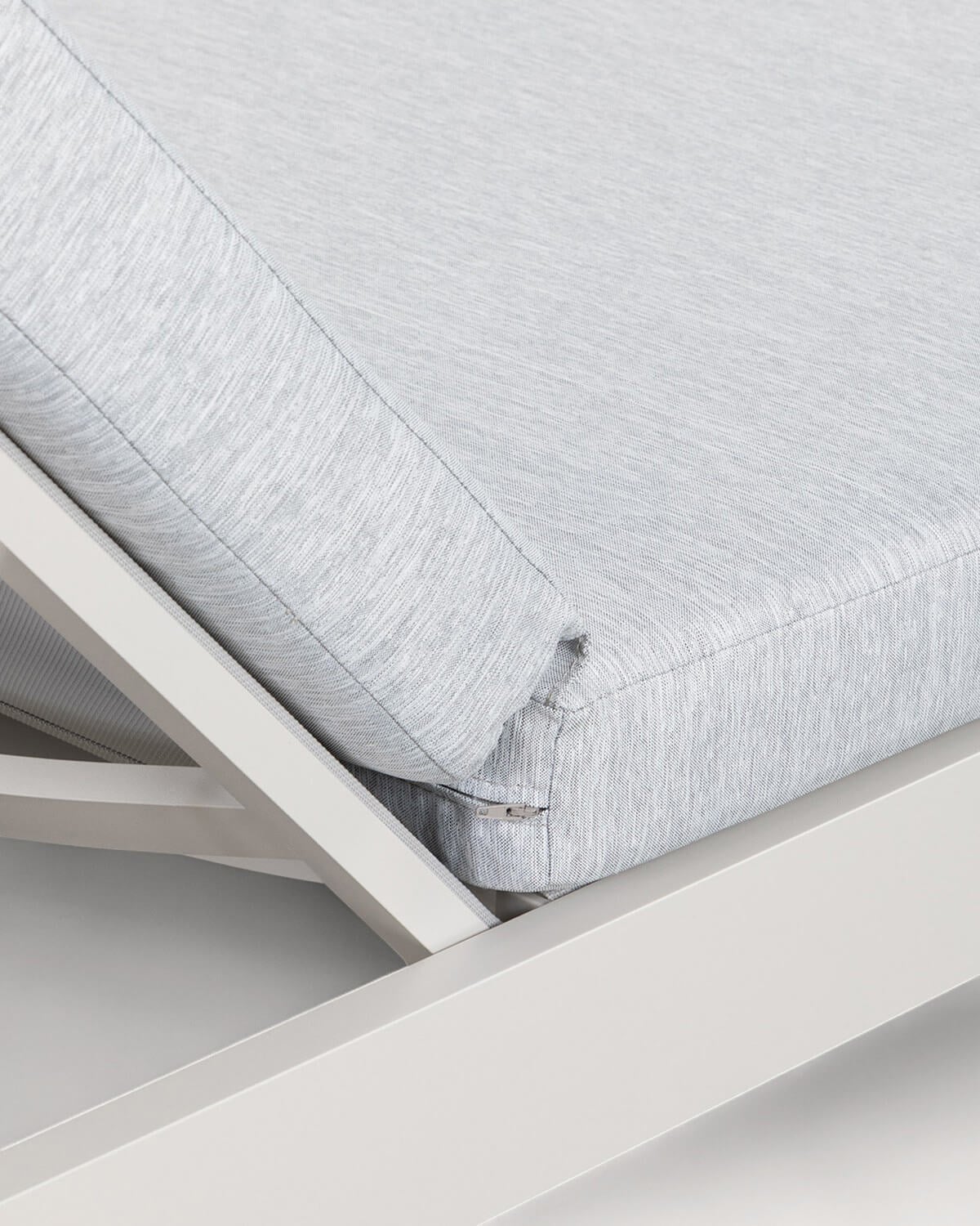 New Kreta Aluminium Liege mit Stoffkissen, Galeriebild 4