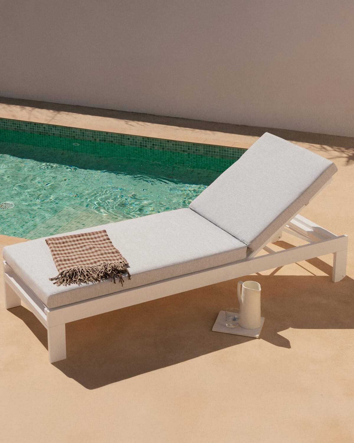 New Kreta Aluminium Liege mit Stoffkissen, Galeriebild 2