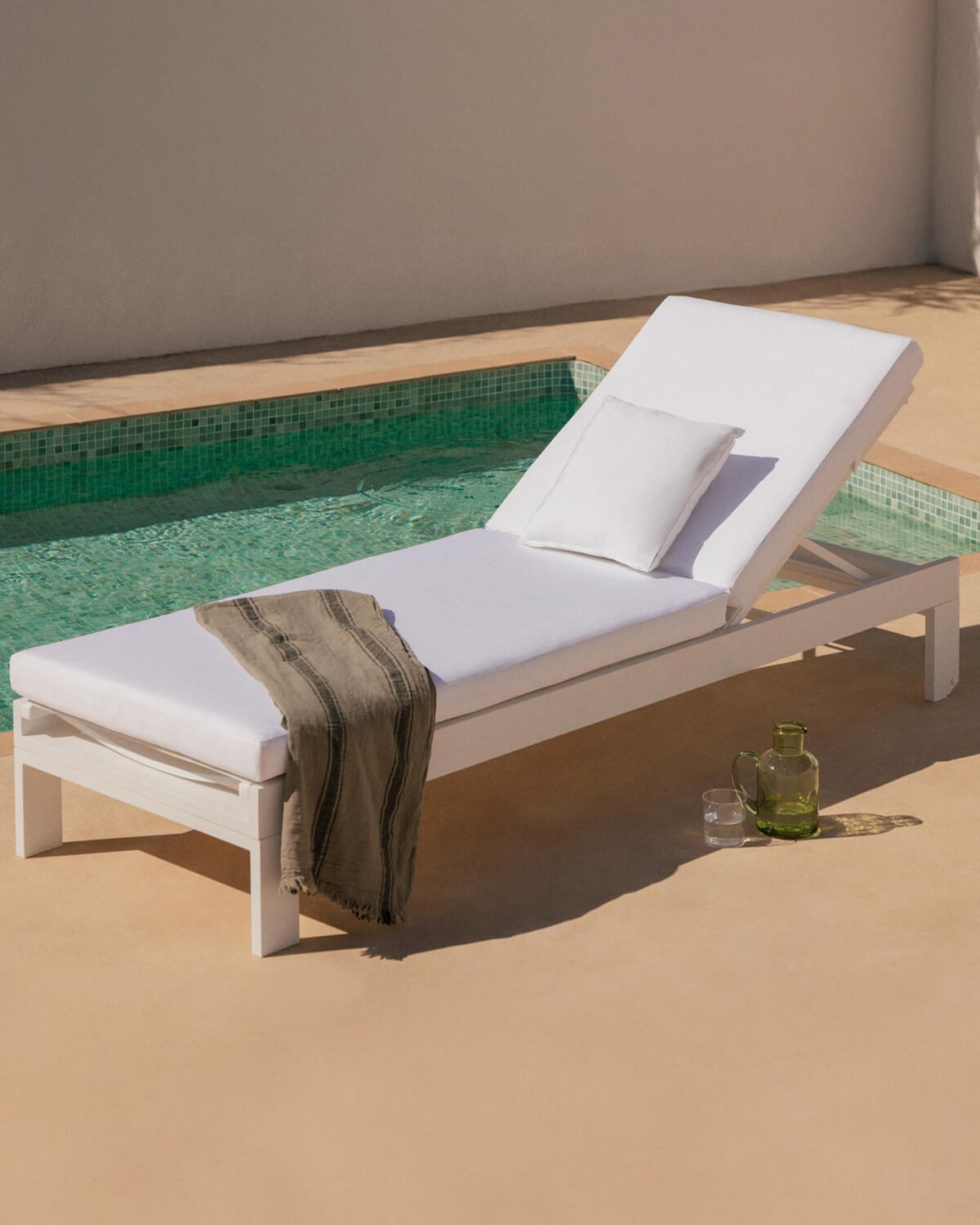 Sonnenliege mit abnehmbarem Kissen und quadratischem Kissen New Kreta, Galeriebild 2