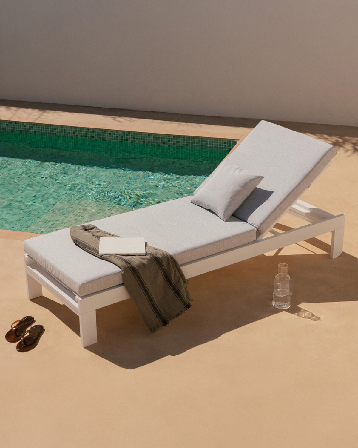 Sonnenliege mit abnehmbarem Kissen und quadratischem Kissen New Kreta, Galeriebild 2