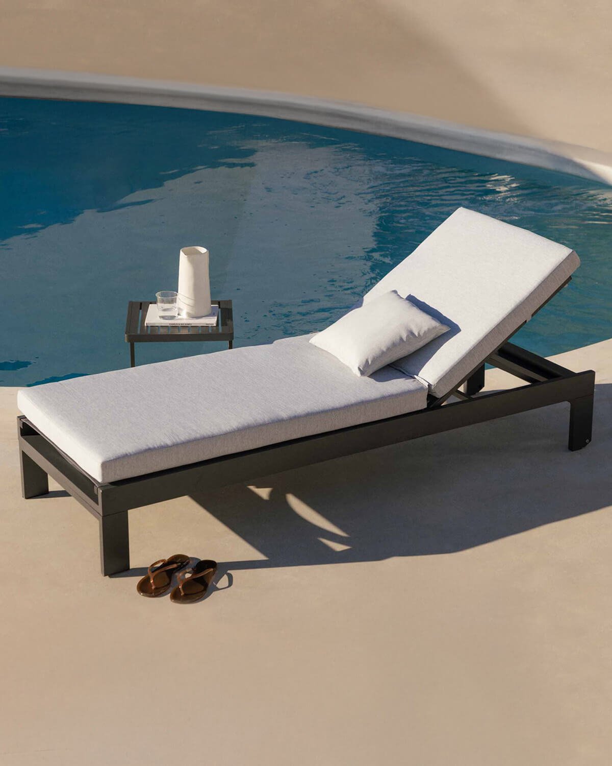 Sonnenliege mit abnehmbarem Kissen und quadratischem Kissen New Kreta, Galeriebild 2