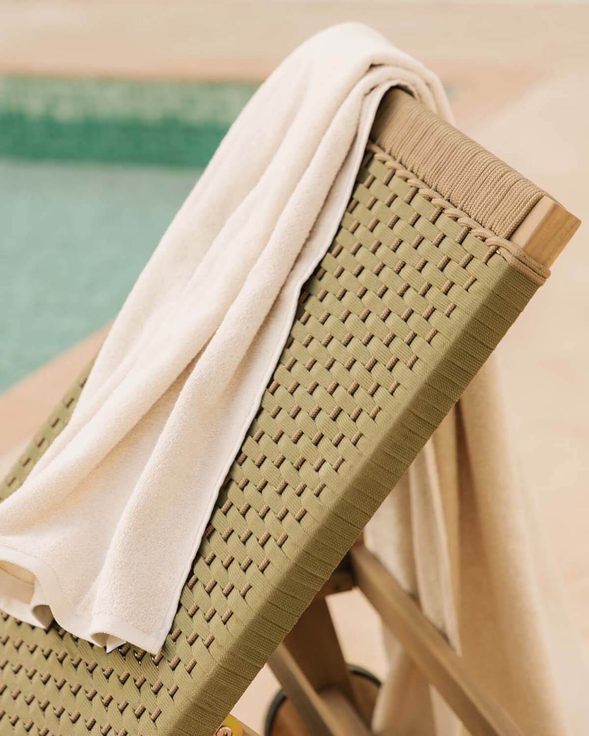 Akazienholz und Seil Liege- und Beistelltisch-Set (40x40 cm) Mirle, Galeriebild 3