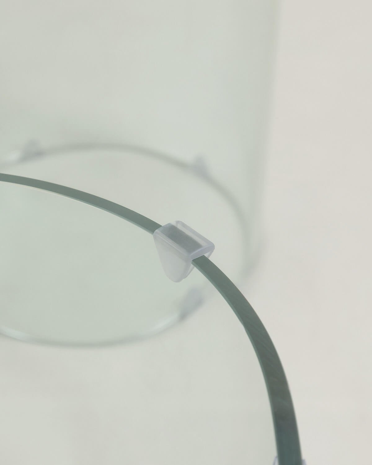 Ovaler Couchtisch aus gehärtetem Glas (120x60 cm) Kolu, Galeriebild 6