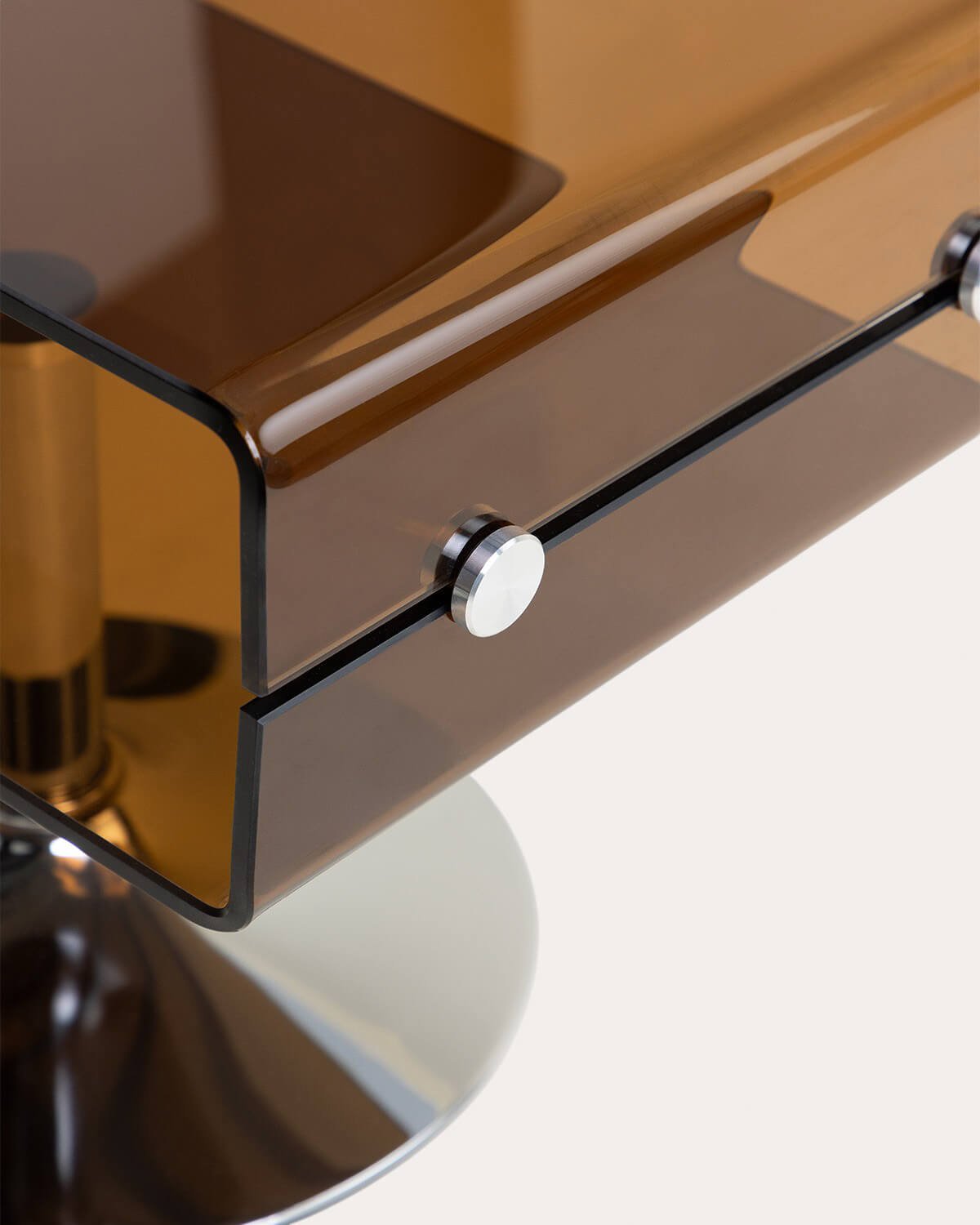 Rechteckiger Beistelltisch aus Glas und Metall (61x38 cm) Hedy, Galeriebild 7