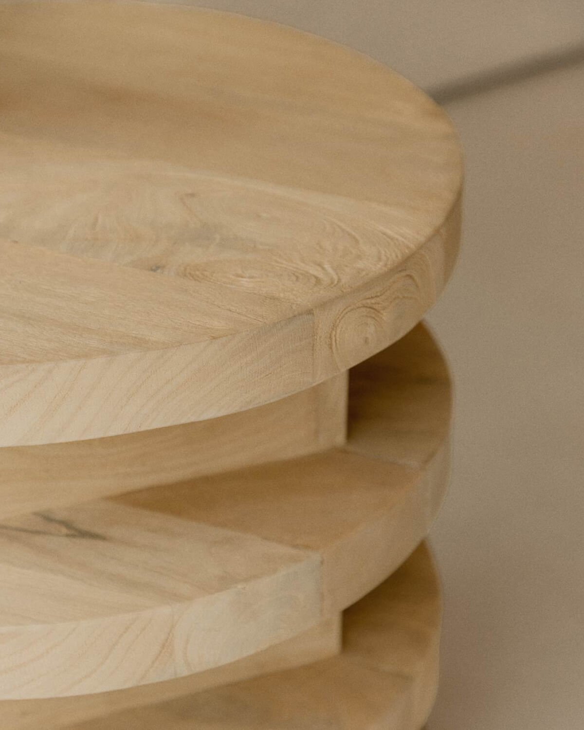 Runder Beistelltisch aus Madera de Mango (Ø45,5 cm) Auren, Galeriebild 3