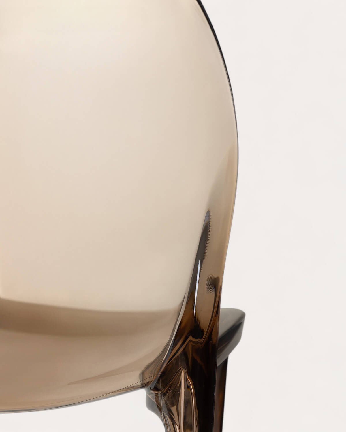 Ovaler Esstisch aus Glas (200x90 cm) Kolu und 4 Stühle aus Polycarbonat Imatra, Galeriebild 7