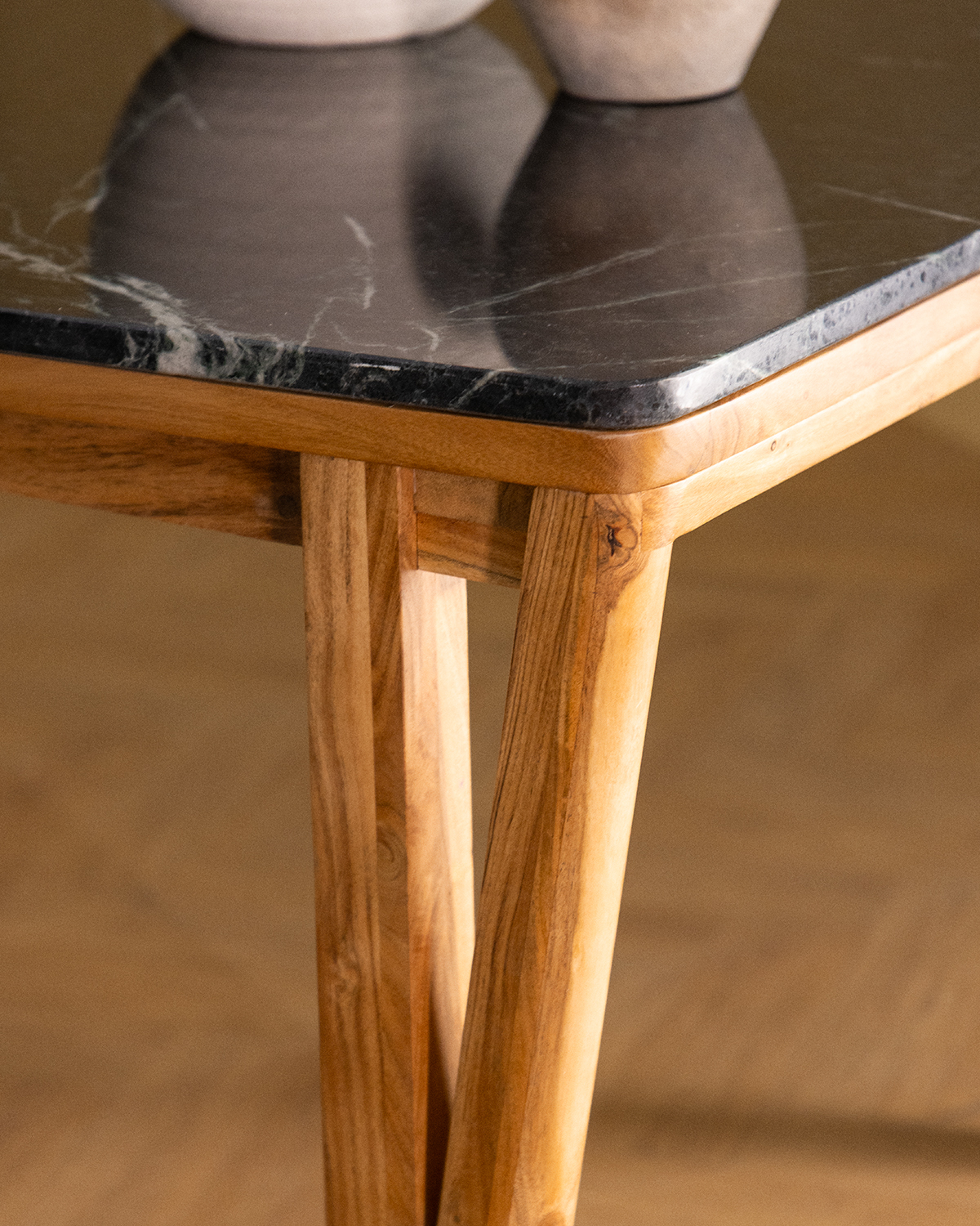 Rechteckiger Esstisch aus Marmor und Akazienholz (220x100 cm) Mundy, Galeriebild 3