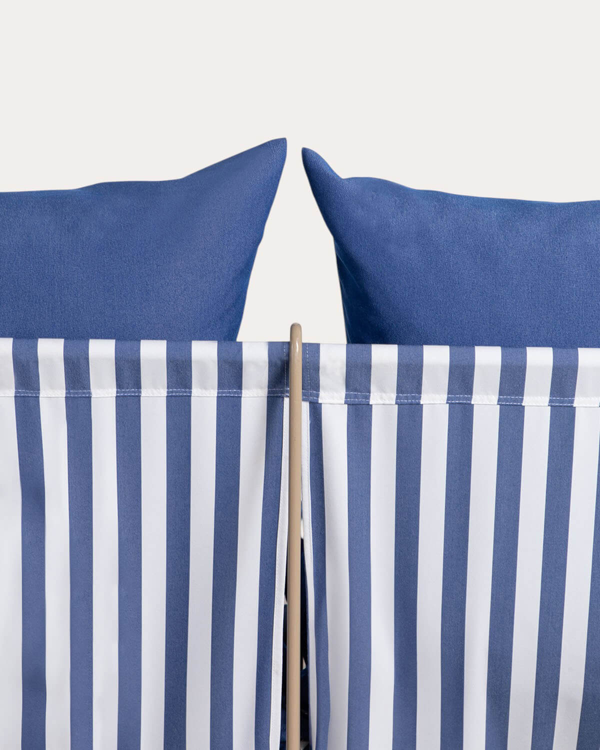 3-Sitzer-Sofa aus Metall und Sitz aus Carpa-Stoff, Galeriebild 6