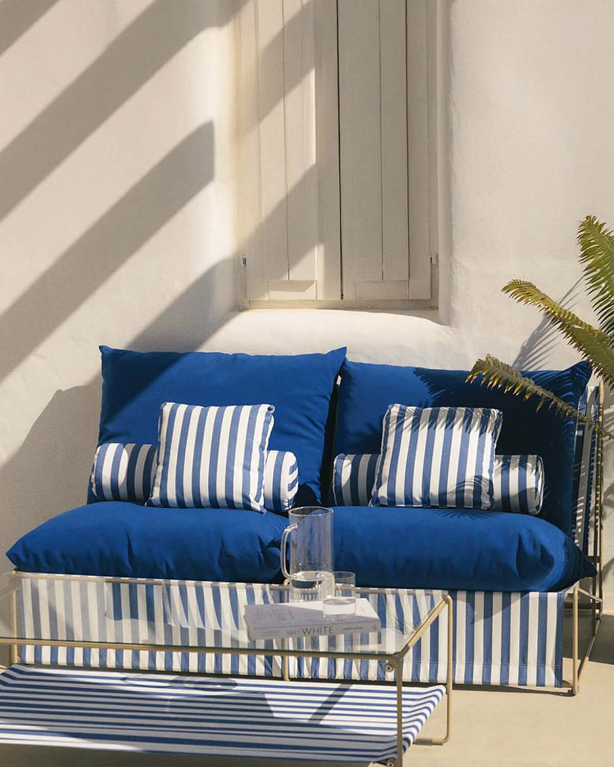 2-Sitzer-Sofa aus Metall und Sitz aus Carpa-Stoff, Galeriebild 2