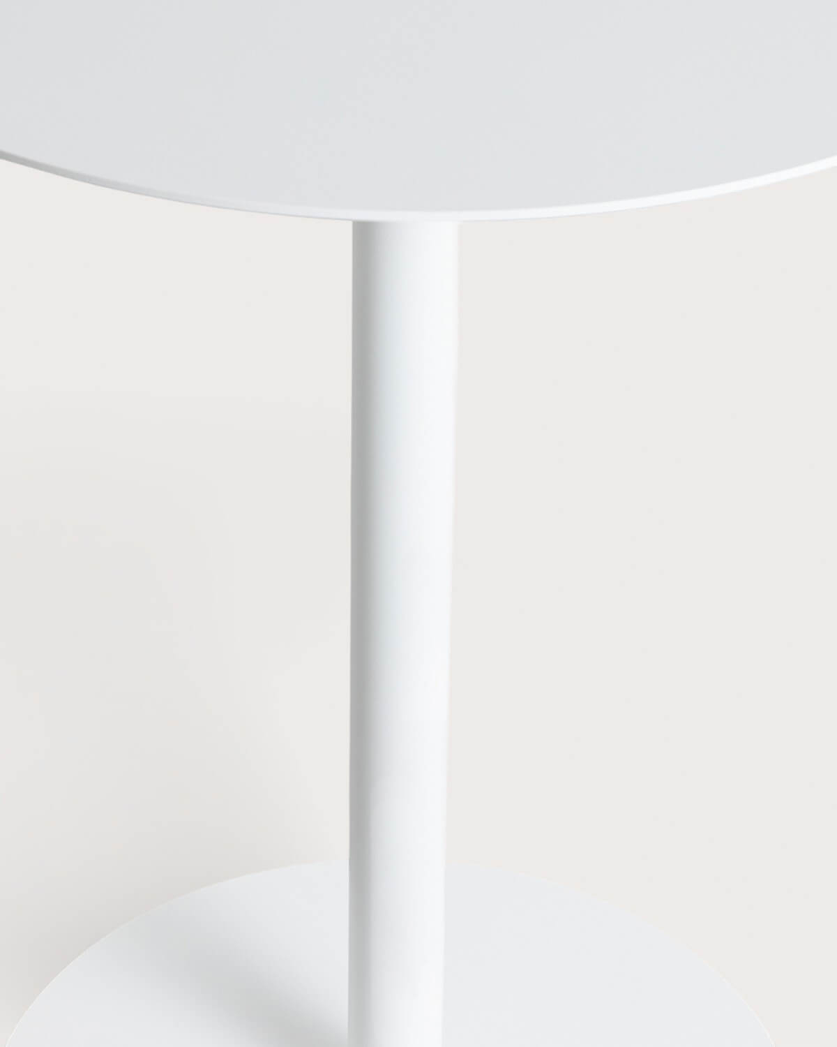 Set aus Rundem Stahl-Esstisch Denis und 2 Stahlstühlen Aras, Galeriebild 8