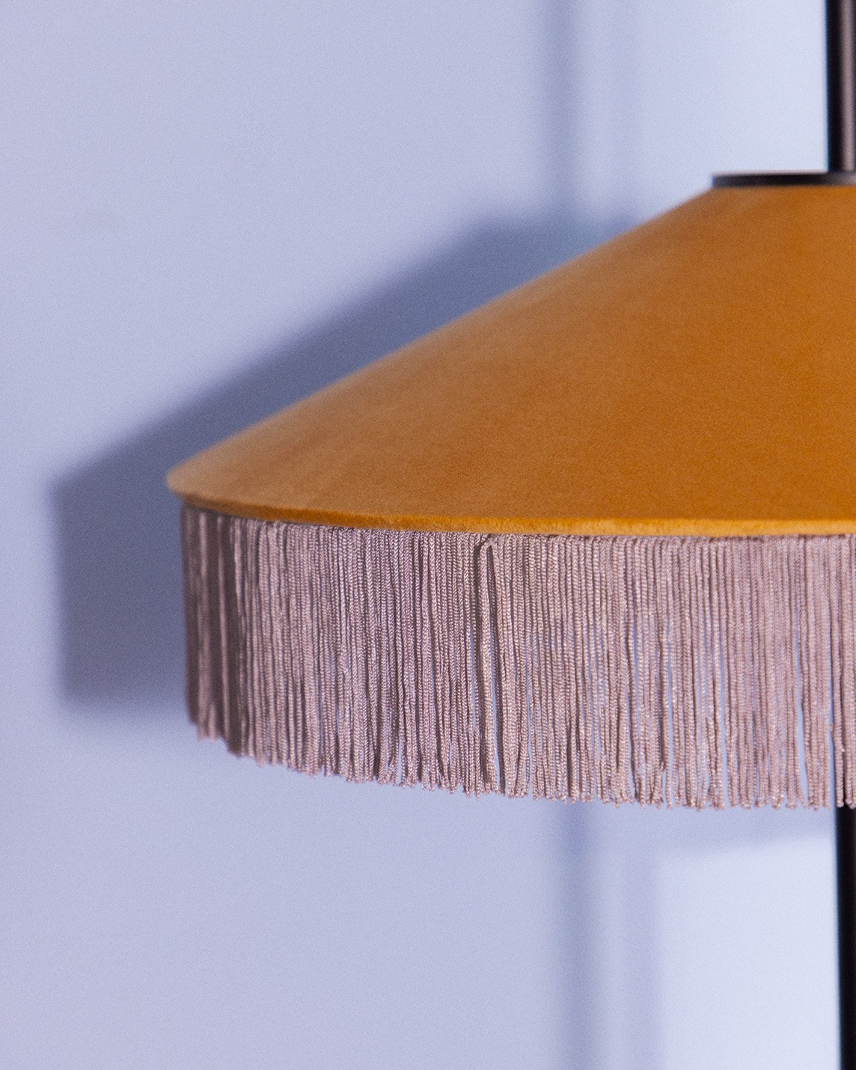 Stehlampe aus Samt Pendala, Galeriebild 3