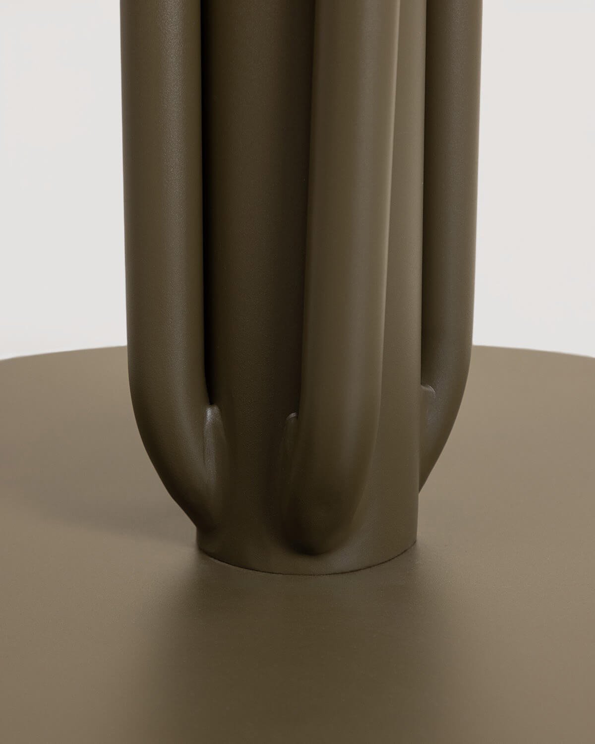 Runder Gartentisch aus Metall und gehärtetem Glas (Ø120 cm) Llibet, Galeriebild 6